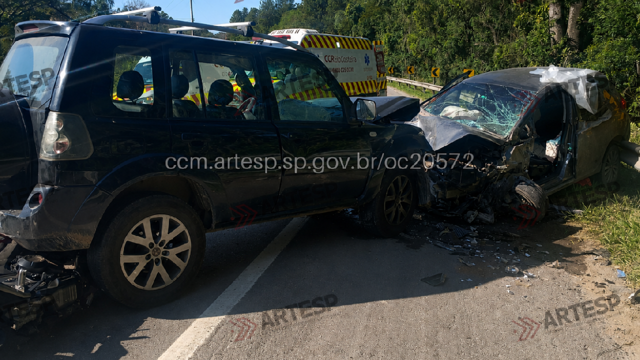Acidente com cinco veículos deixa três feridos na SP-079 em Piedade