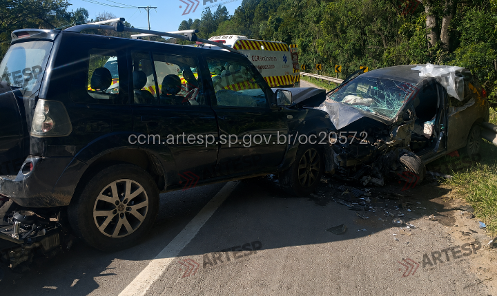 Acidente com cinco veículos deixa três feridos na SP-079 em Piedade