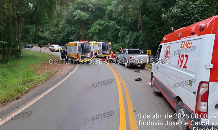 Acidente fatal entre moto e caminhonete na SP-250, em Piedade