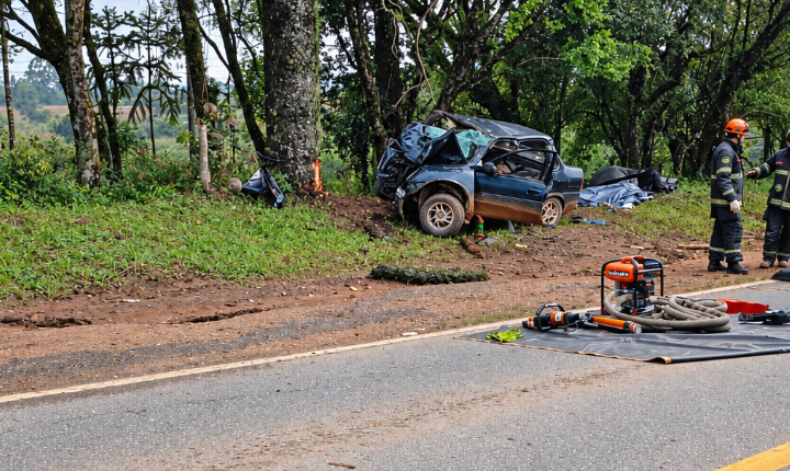 Acidente na SP-250 em Piedade deixa três mortos e um ferido grave