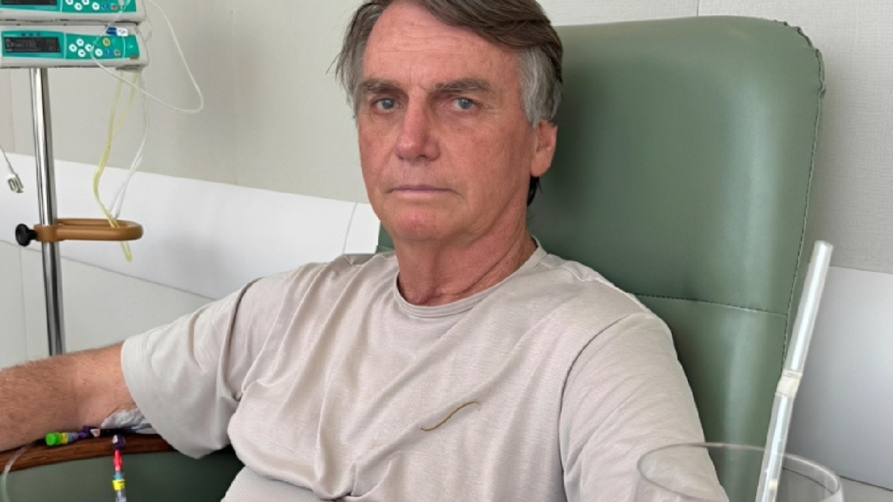 Alexandre de Moraes concede prisão domiciliar a Bolsonaro