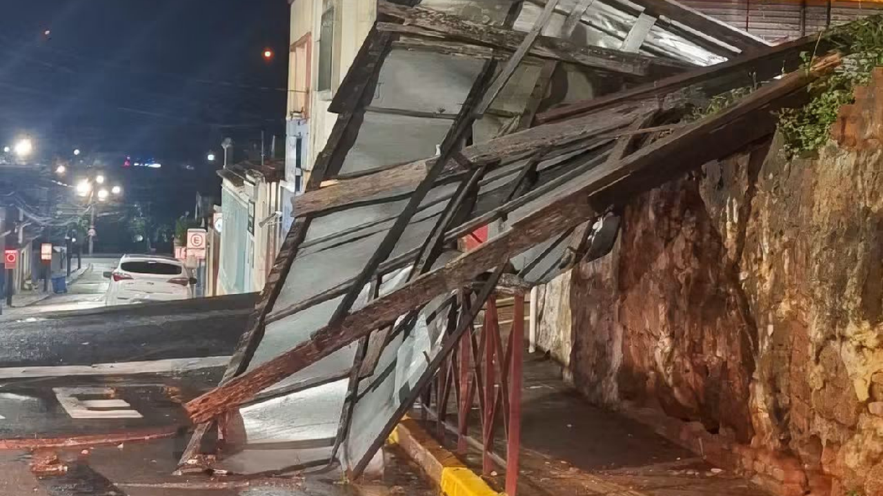 Chuva, ventos e granizo provocam estragos em bairros de Piedade