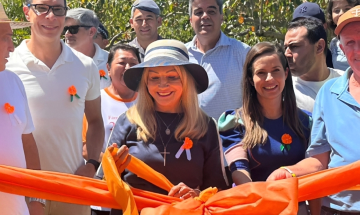 Deputada Maria Lúcia Amary prestigia Festa do Caqui em Piedade