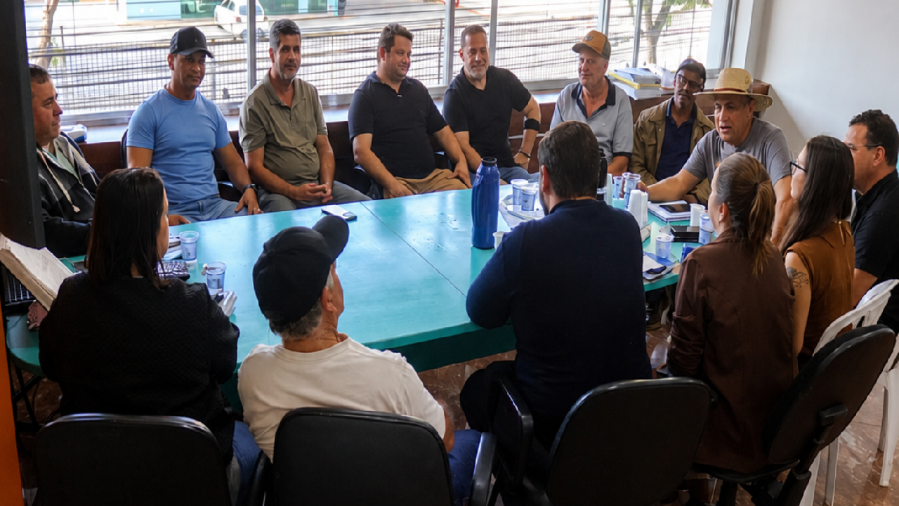 Executivo e vereadores discutem reforma administrativa