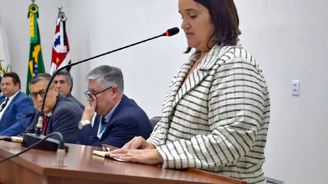 Fernanda Lima assume cadeira no Legislativo