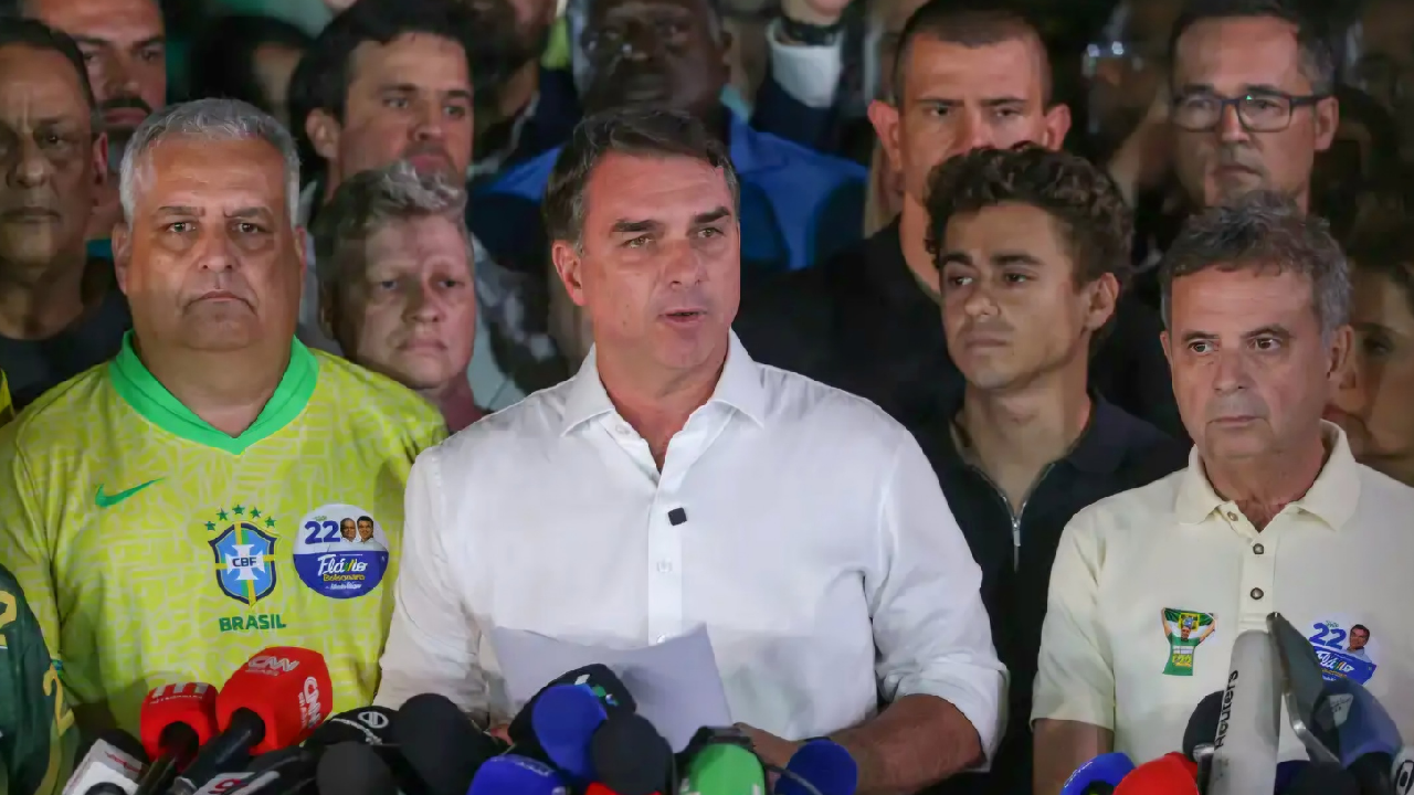 Flávio não reconhece vitória de Lula e tentará anulação do pleito