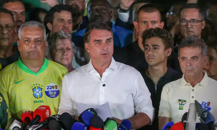 Flávio não reconhece vitória de Lula e tentará anulação do pleito