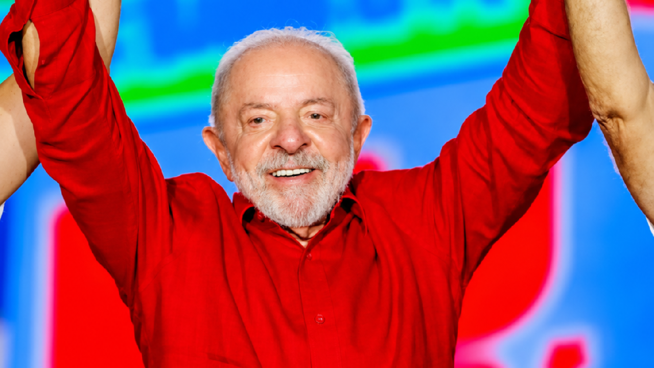 Lula vence Flávio Bolsonaro e é reeleito presidente