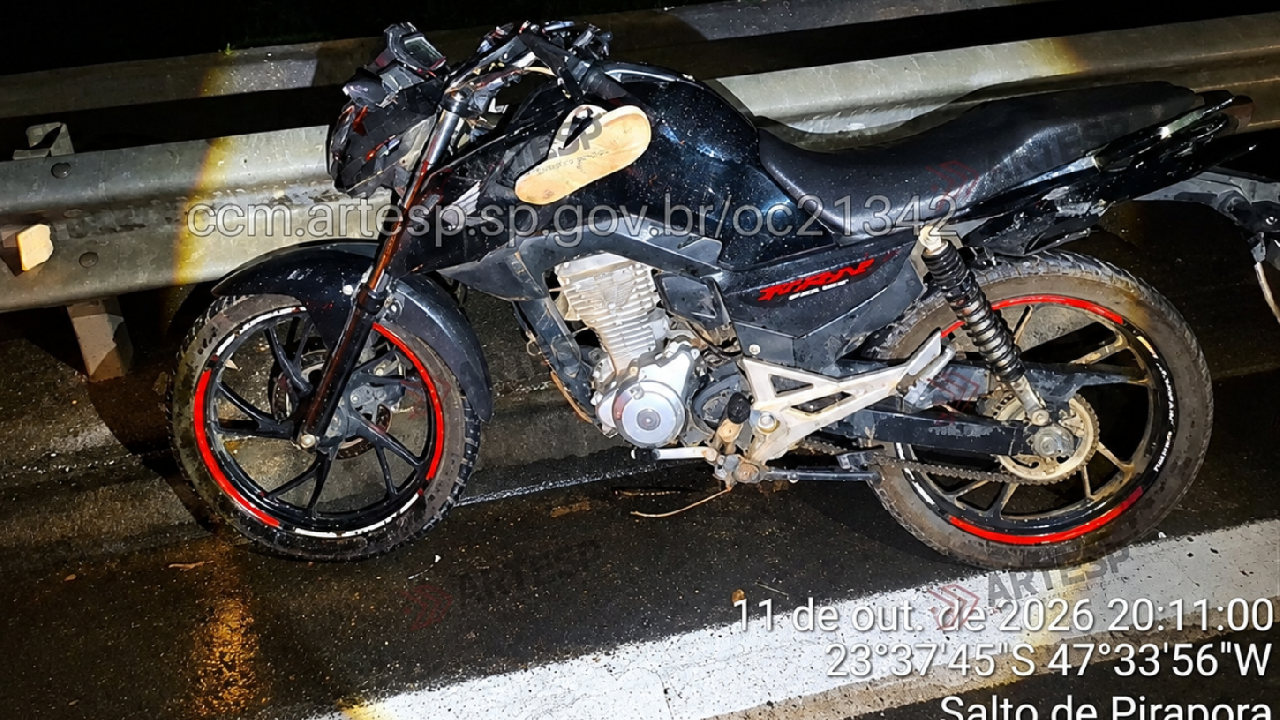Motociclista morre após colisão e atropelamento na Rodovia SP-264, em Salto de Pirapora