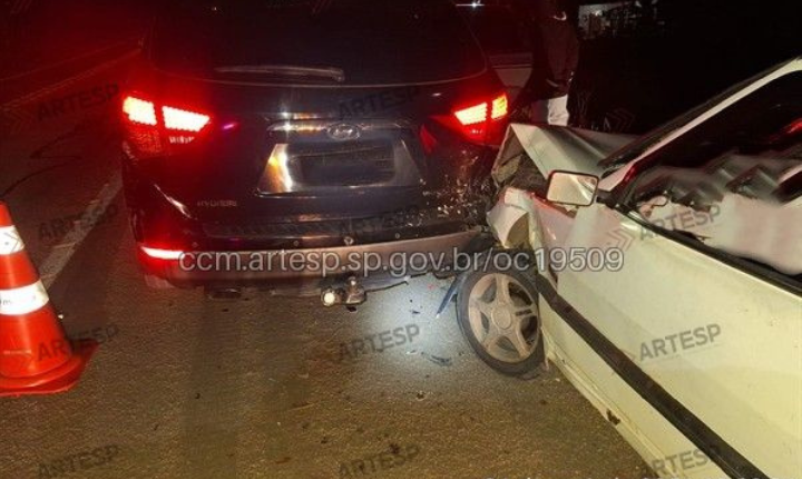 Motorista morre após colisão entre Uno e SUV na SP-079, em Piedade