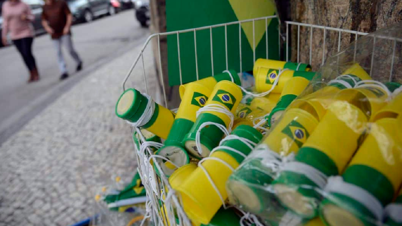 Procon-SP reforça orientações para compras de produtos da Copa do Mundo