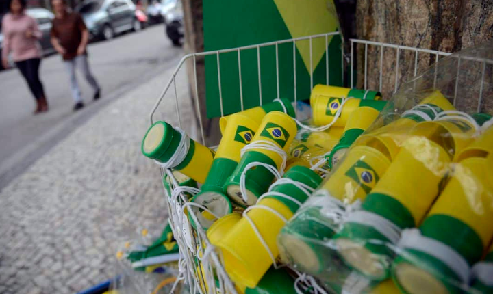 Procon-SP reforça orientações para compras de produtos da Copa do Mundo