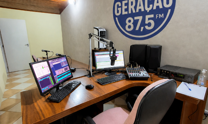 Rádio Geração FM ganha nova direção e renova programação em 2026