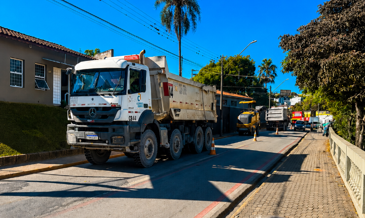 Recape na Marginal de Piedade altera o trânsito
