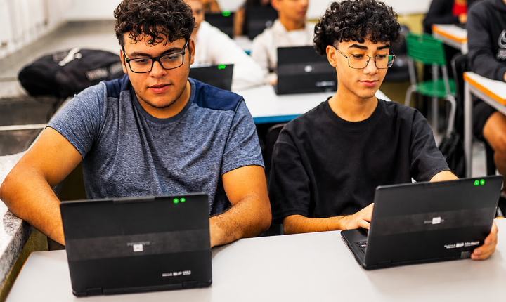 SP abre 2.631 vagas de estágio para Ensino Médio Técnico