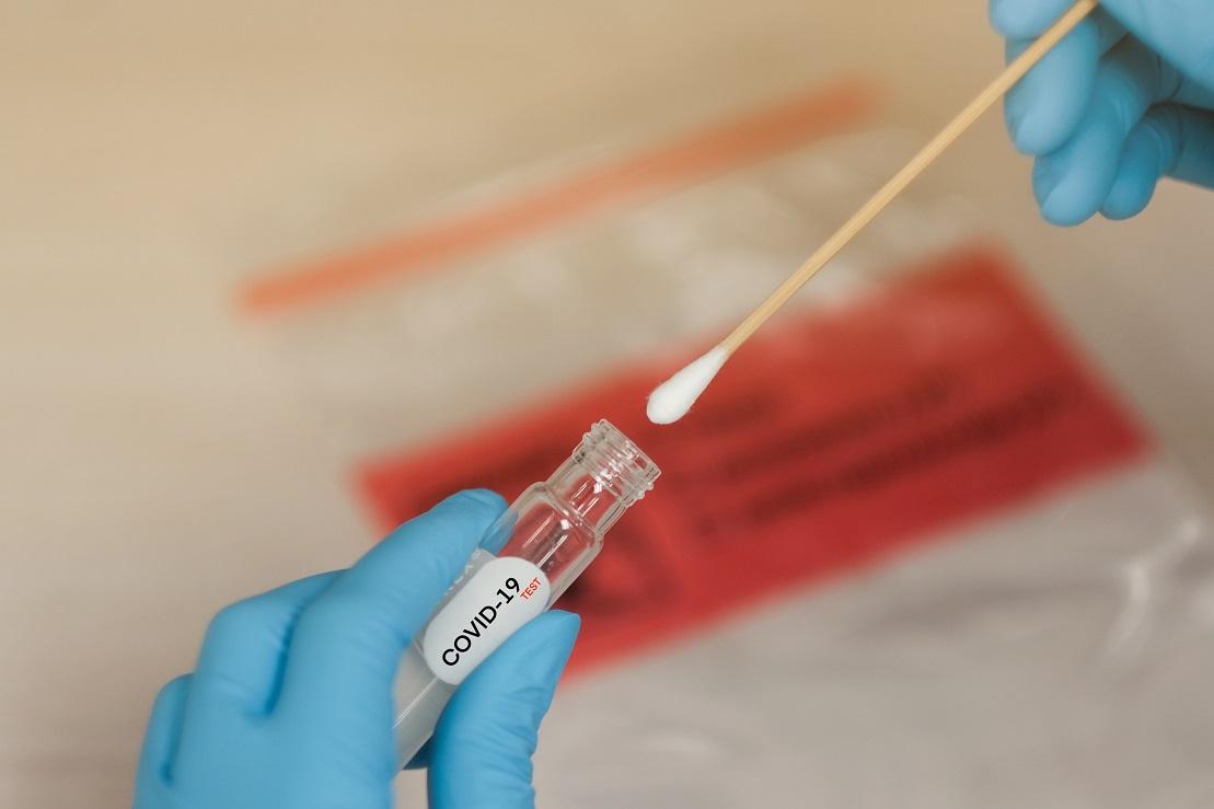 Covid-19: Saúde reduz de 15 para 10 dias o afastamento de trabalhadores com teste positivo