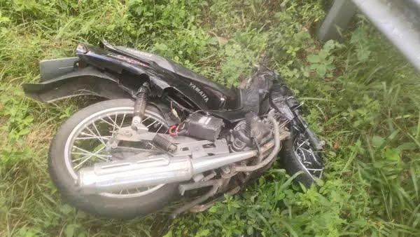 Motociclista é socorrido com ferimentos graves após acidente na SP-79 em Piedade