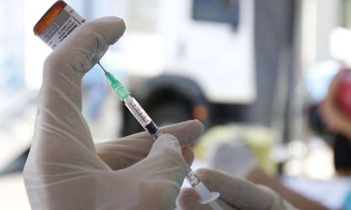 Seis locais aplicam vacinas contra Covid-19 nesta sexta-feira (25)