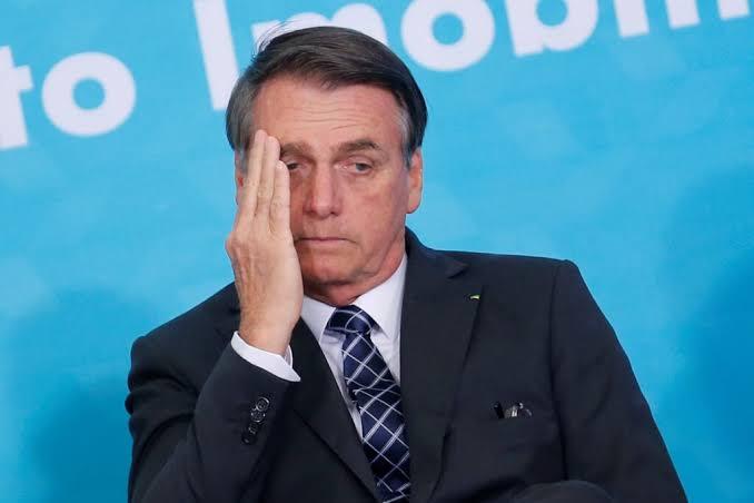 Bolsonaro volta a ser hospitalizado em Brasília