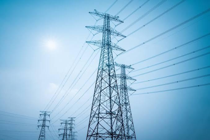 Governo anuncia fim da tarifa extra para consumidores de energia