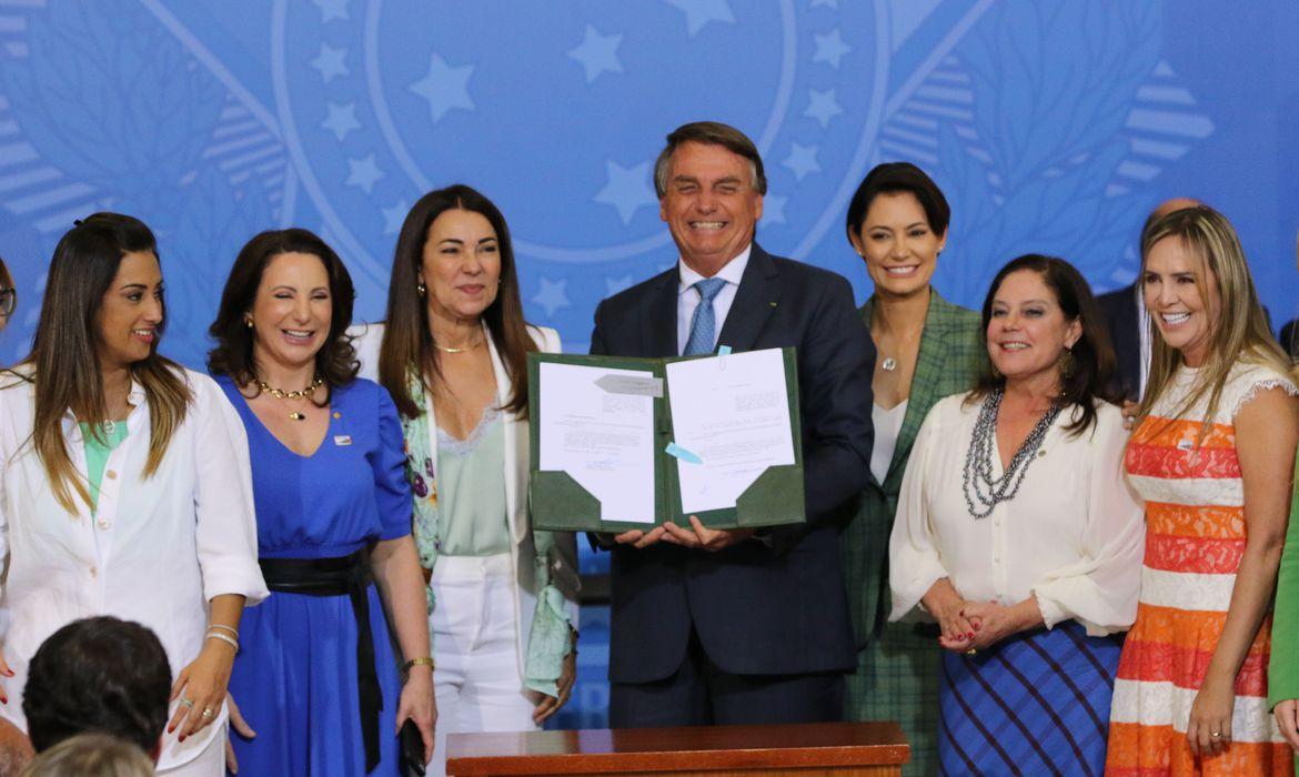 Governo vai liberar parcelas do FGTS para pagamento de creche