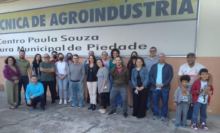 Professores da Etec se reunem para replanejamento