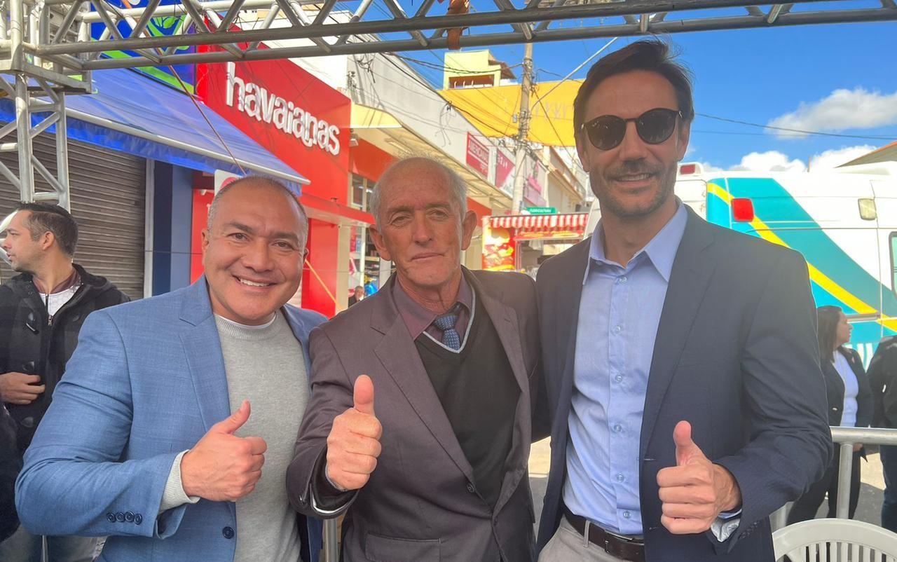 Vereador Zé Anésio recebe visita do empresário Fina Finessi