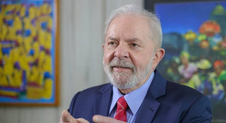 Lula é diagnosticado com inflamação na garganta após exames em SP