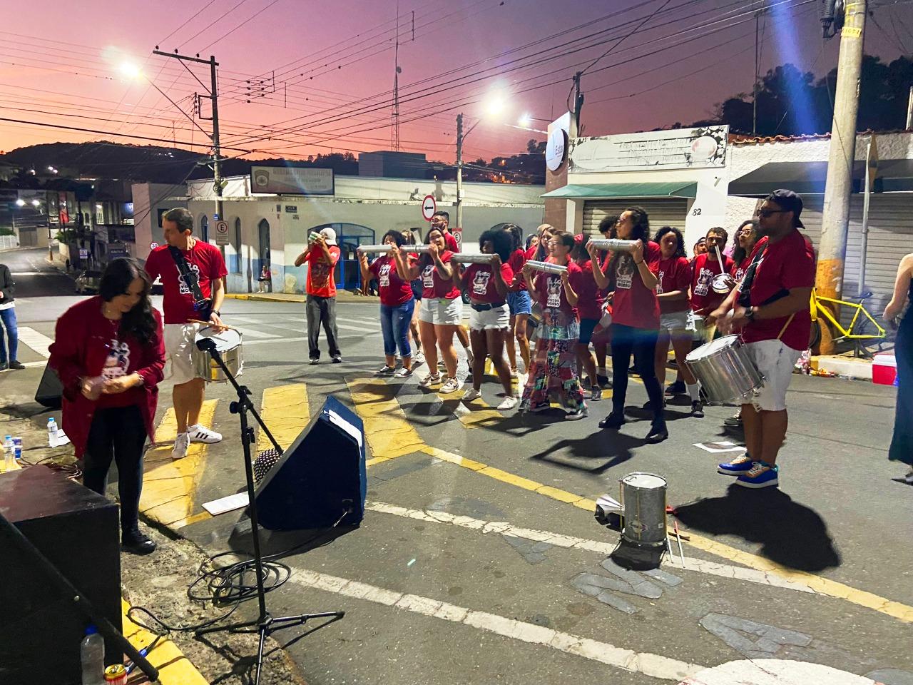 Ensaio aberto do Bloco Voz do Morro acontece às sextas-feiras no CCP