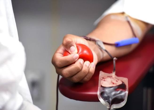 Com estoque baixo, Pró-Sangue incentiva doação de sangue antes da vacinação