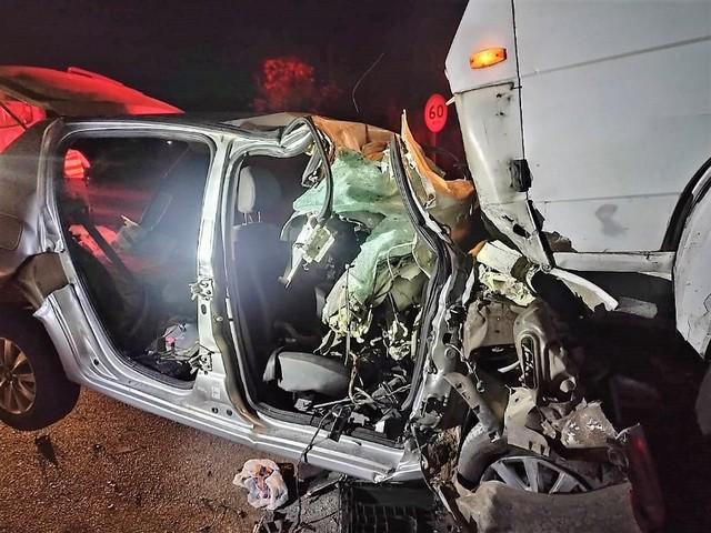 Mãe e filhos de 11 e 5 anos morrem após acidente de carro em Piedade