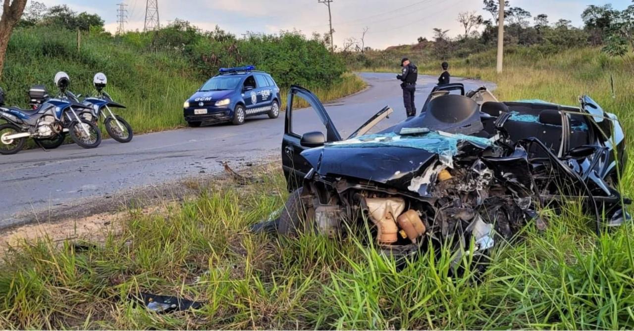 Um mês depois, motorista de carro de luxo que provocou acidente com morte de casal continua foragido