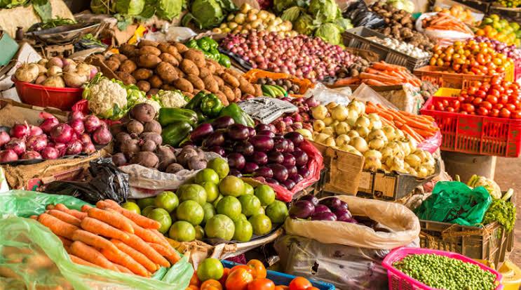 Batata, cenoura, mamão e laranja ficam mais baratos em todo o país