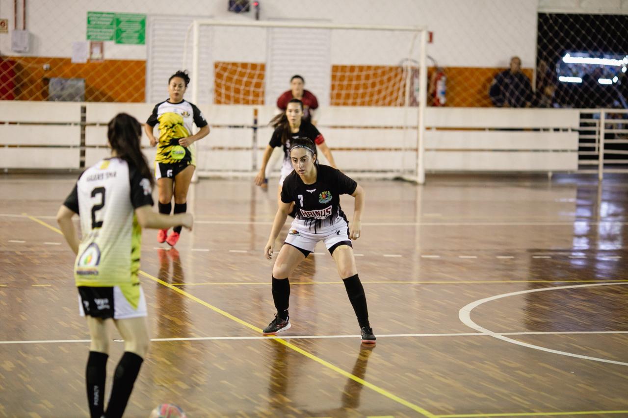 Ginásio Municipal recebe amistosos de futsal feminino neste sábado (29)