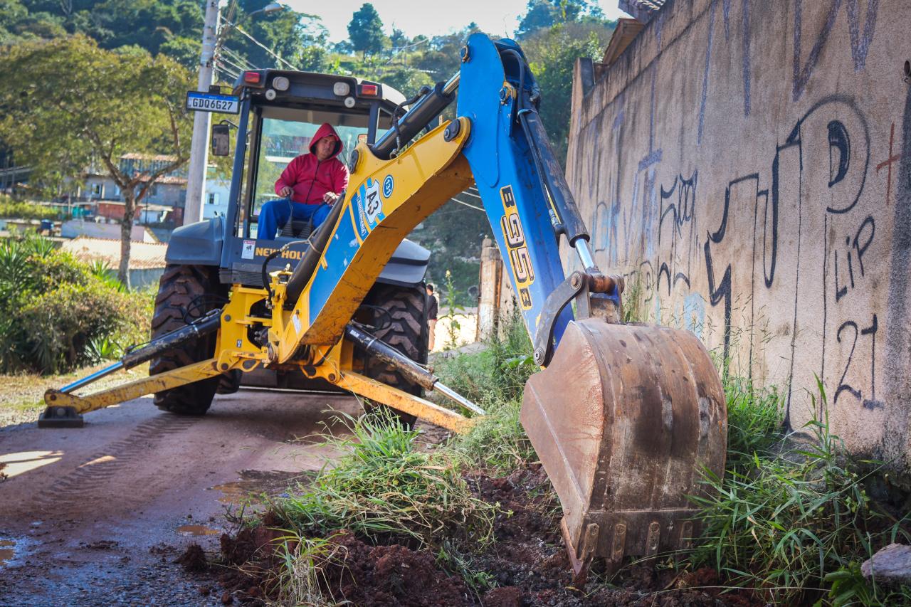 Piedade: Obras de pavimentação e drenagem têm início no bairro dos Moreiras