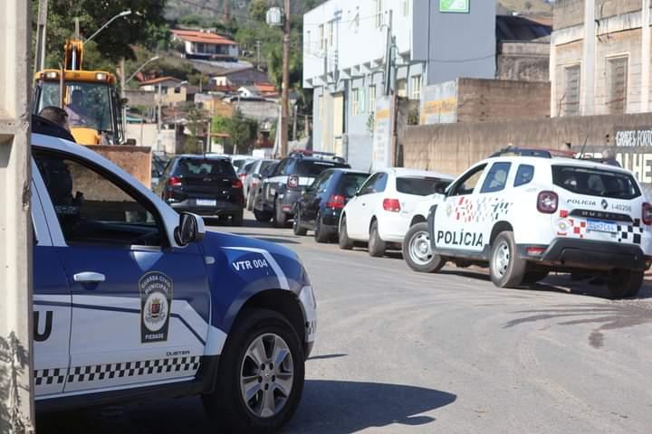 Fiscalização conjunta em comércios de sucata na região central da cidade