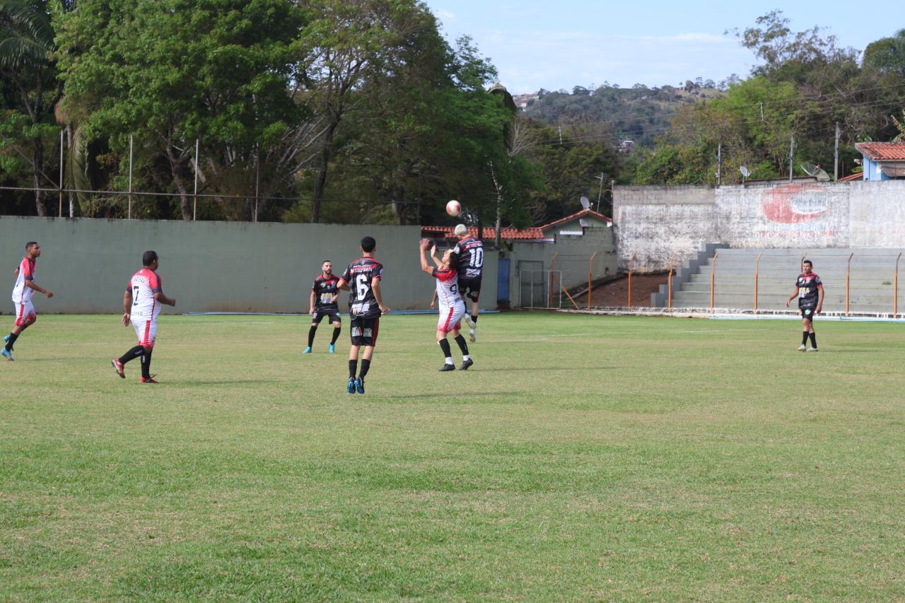 Abertura emocionante do 49º Campeonato Varzeano de Futebol no Estádio Municipal 