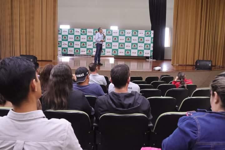 Palestra em Piedade aborda prevenção e controle da raiva em Herbívoros