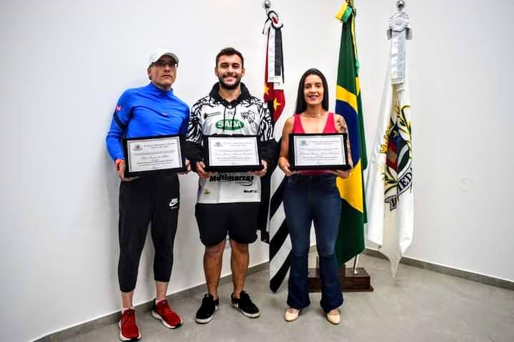 Câmara Municipal homenageia destaques do esporte local