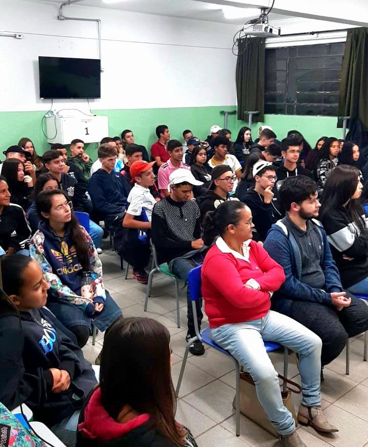 Mini Feira de Profissões em Piedade abre portas para o futuro