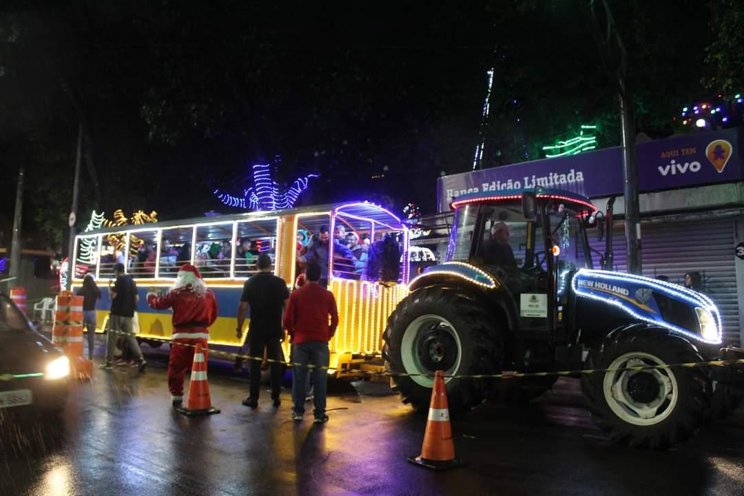 Chegada do Papai Noel e Trenzinho Iluminado