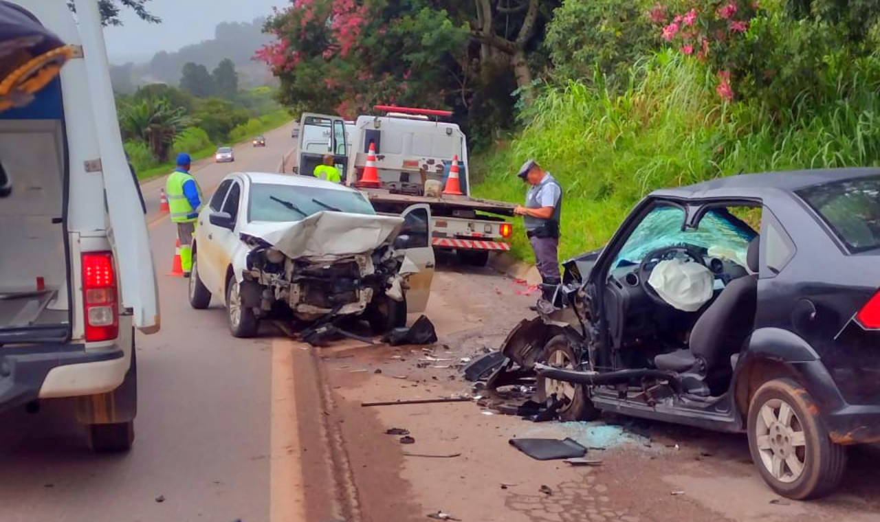 Grave acidente na Rodovia Padre Guilherme Howel deixa três feridos