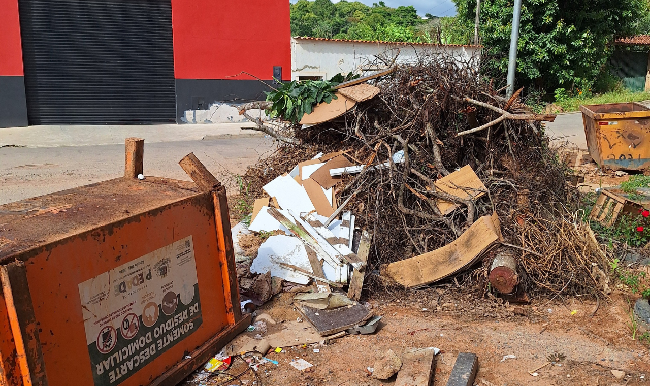 Urgência no bairro dos Moreiras: Moradores pedem solução para problemas de limpeza