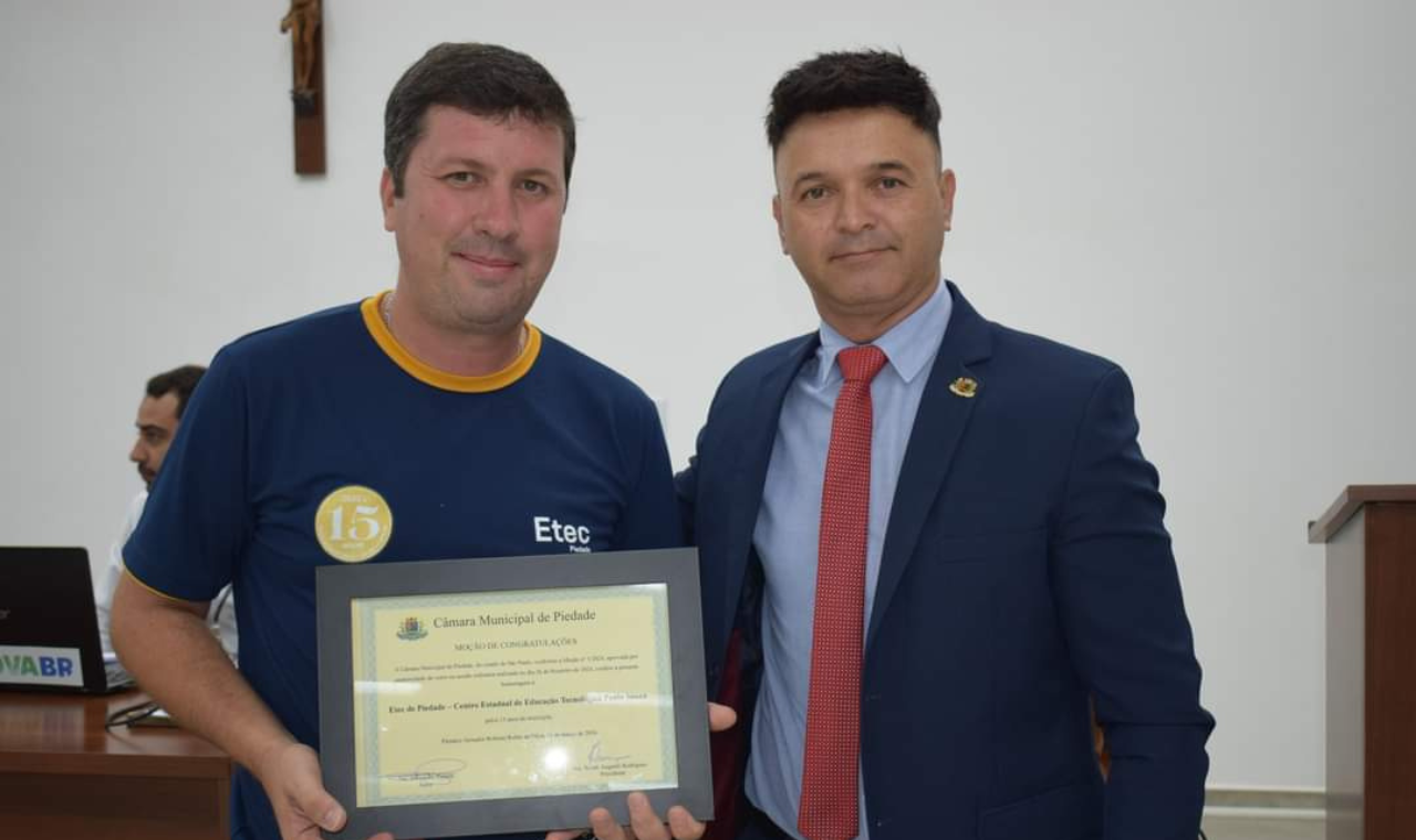 Câmara de Piedade presta homenagem à Etec pelos seus 15 anos de existência