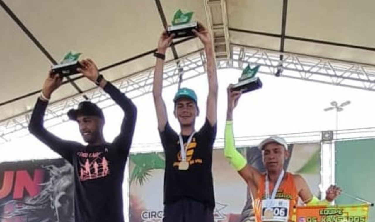 Carlos Vitor conquista título no circuito ECO VII com recorde pessoal