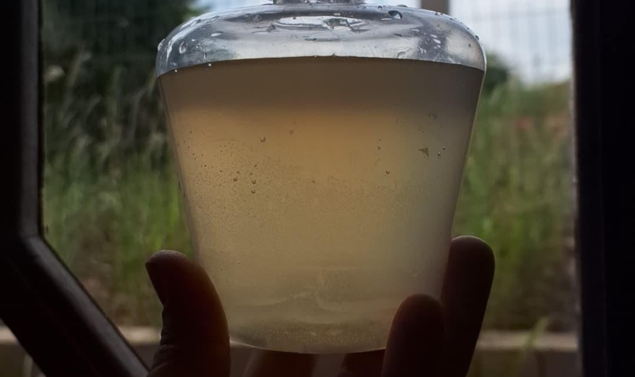 Moradores do Alpes de Piedade reclamam de água barrenta e interrupções no abastecimento