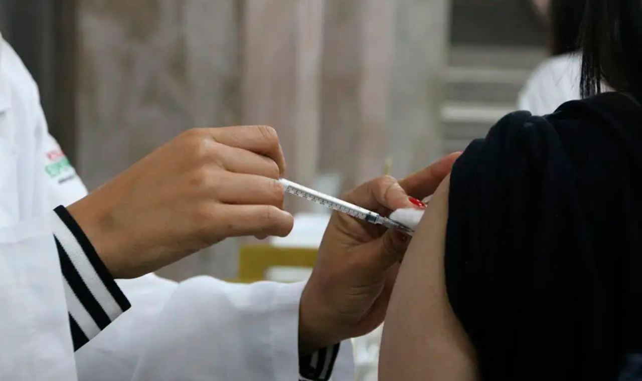 Saúde de SP destaca importância da vacinação contra doenças respiratórias no inverno