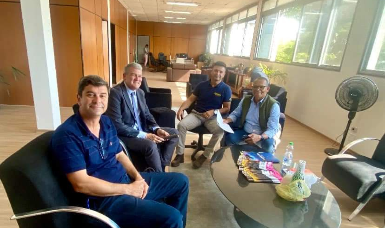 Vereador Xandinho e Deputado Federal Alexandre Leite discutem recursos para lar São Vicente de Paulo