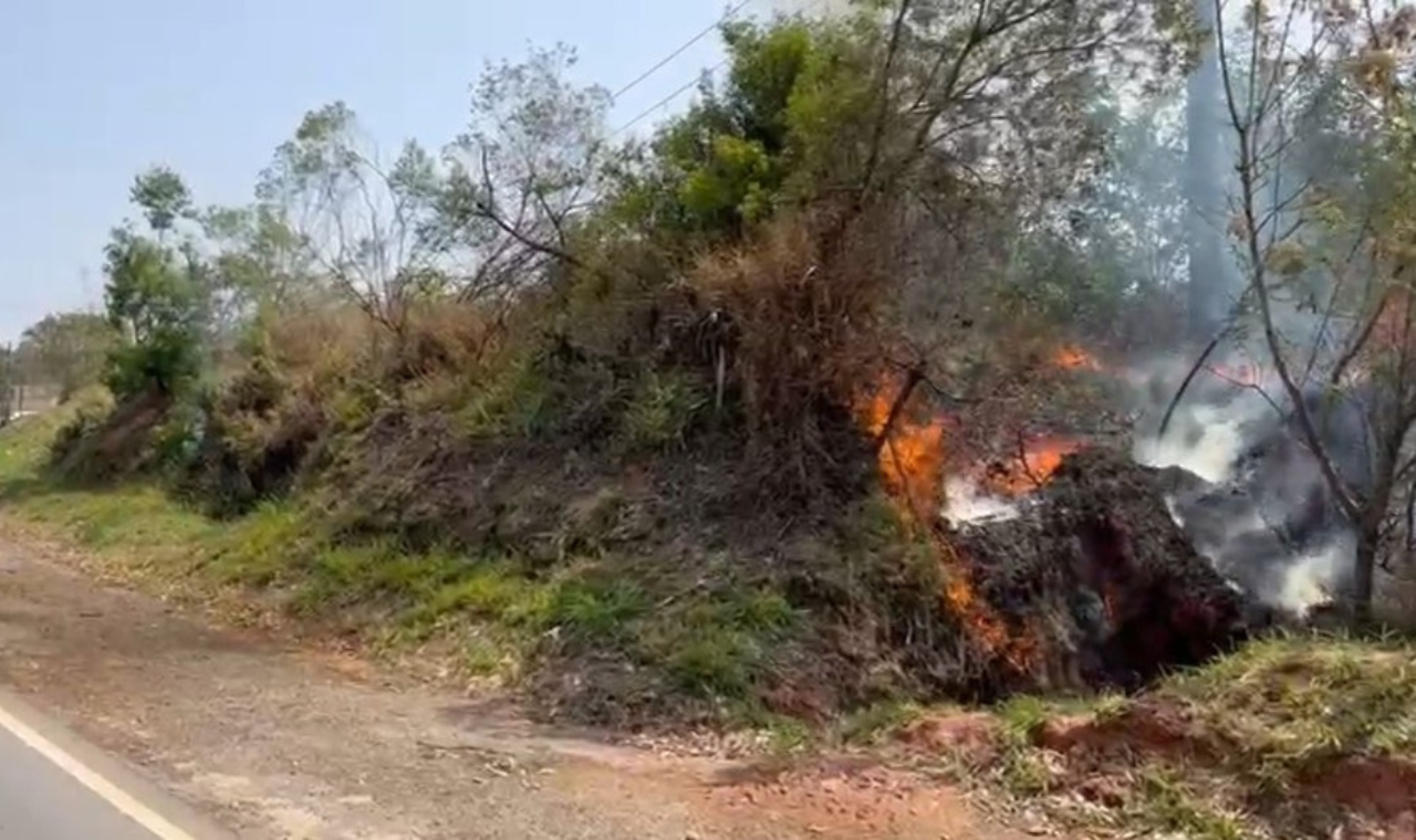 Homem é preso em flagrante por incêndio criminoso em Piedade