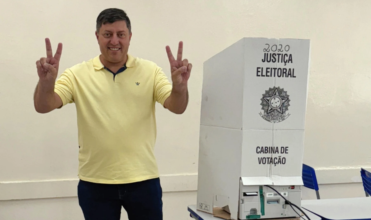 Candidato a prefeito Júnior JK (PL) vota na manhã de hoje